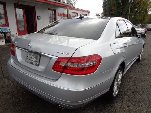 Used 2011 Mercedes-Benz E 350 4MATIC Sedan image 5