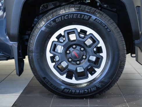 Used 2025 Toyota 4Runner TRD Off-Road Premium w/ Tow Technology Package AWD/4WD image 19