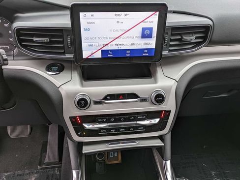 Used 2024 Ford Explorer XLT w/ Equipment Group 202A AWD/4WD image 13