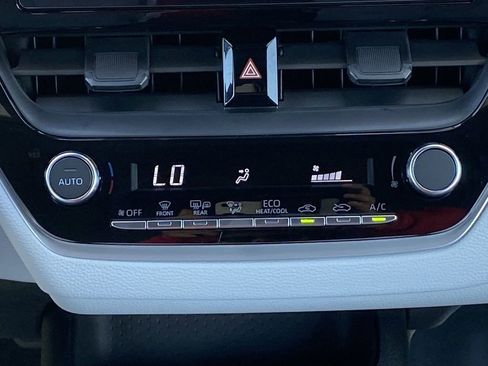 Certified 2026 Toyota Corolla SE FWD image 31