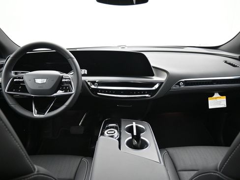 New 2025 Cadillac Lyriq Sport image 9