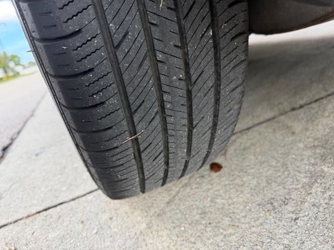 Used 2019 MINI Cooper 4-Door Hardtop w/ Signature Upholstery Package image 29