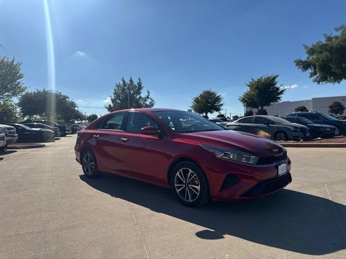Used 2024 Kia Forte LXS FWD image 7