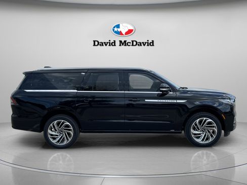 New 2025 Lincoln Navigator L Reserve image 8
