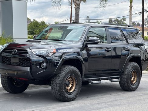 Used 2024 Toyota 4Runner TRD Off-Road Premium w/ TRD Black Wheel Package (TMS) AWD/4WD image 9