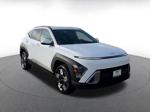Used 2025 Hyundai Kona SEL AWD/4WD image 3