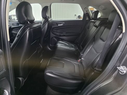 Used 2019 Ford Edge Titanium FWD image 10