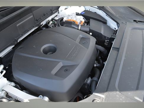 Used 2024 Volvo XC90 T8 Plus w/ Protection Package Premier AWD/4WD image 26