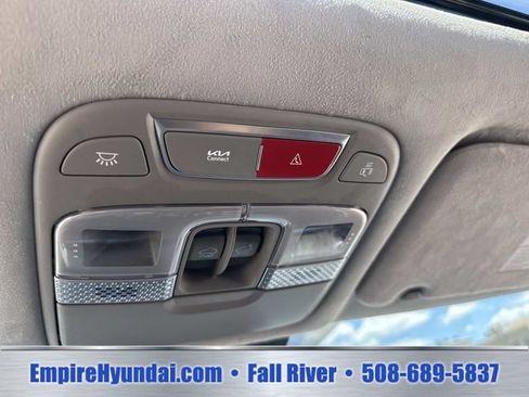 Used 2024 Kia Telluride SX Prestige AWD/4WD image 25
