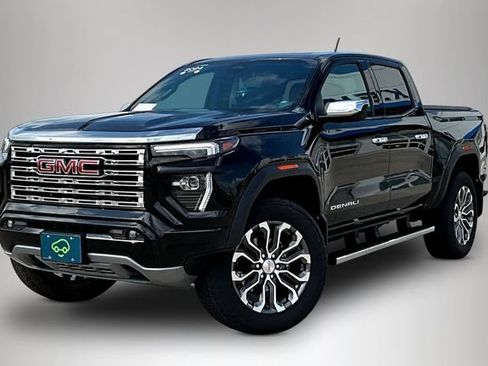 Used 2024 GMC Canyon Denali AWD/4WD image 3