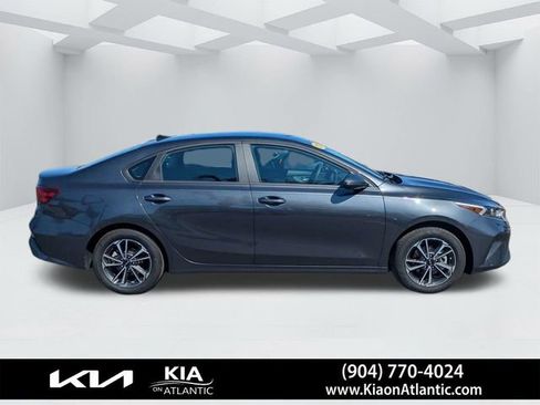 Used 2024 Kia Forte LXS w/ LXS Technology Package image 2