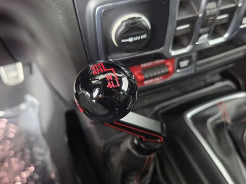 Used 2019 Jeep Wrangler Unlimited Rubicon AWD/4WD image 29