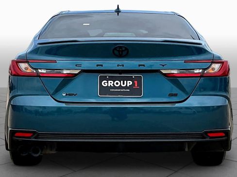 Used 2025 Toyota Camry SE w/ Multimedia Upgrade Package image 5