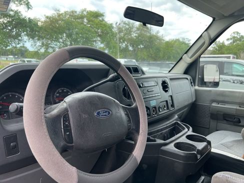 Used 2013 Ford E-250 and Econoline 250 w/ PWR Group image 9