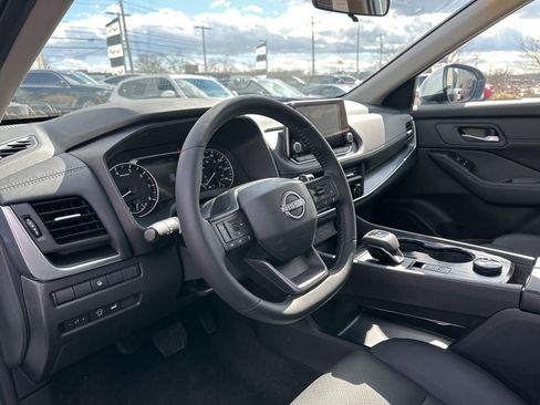 Used 2026 Nissan Rogue SV w/ SV Premium Package image 44