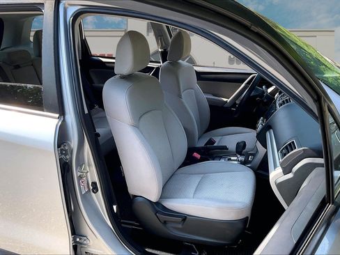 Used 2018 Subaru Forester 2.5i Premium AWD/4WD image 7