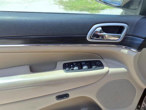 Used 2019 Jeep Grand Cherokee Limited w/ Luxury Group II image 13