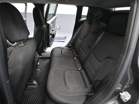 Used 2021 Jeep Renegade Latitude w/ Convenience Group AWD/4WD image 30