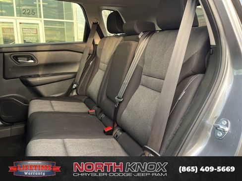 Used 2025 Nissan Rogue SV image 13