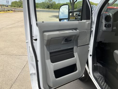Used 2026 Ford E-450 and Econoline 450 Super Duty w/ Power Equipment Group RWD image 7