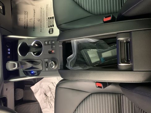 New 2026 Toyota Highlander XSE image 14