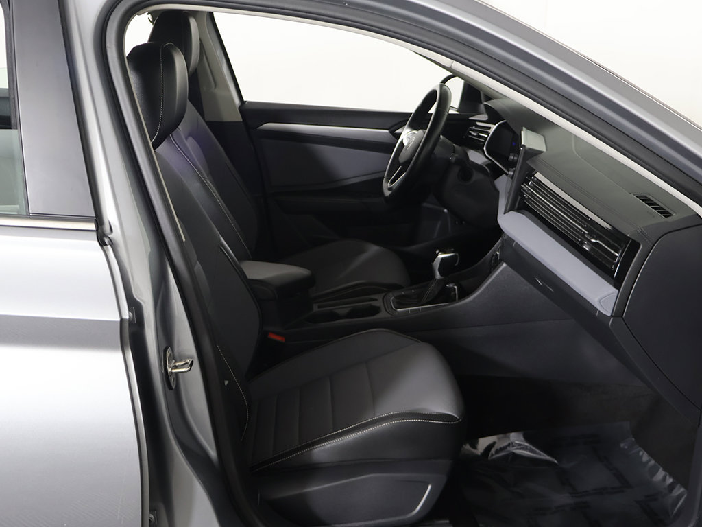 Used 2025 Volkswagen Jetta SE FWD image 24