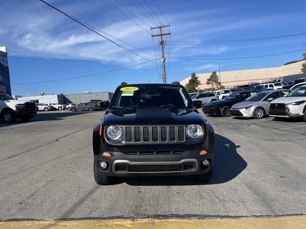 Used 2023 Jeep Renegade Latitude AWD/4WD image 5