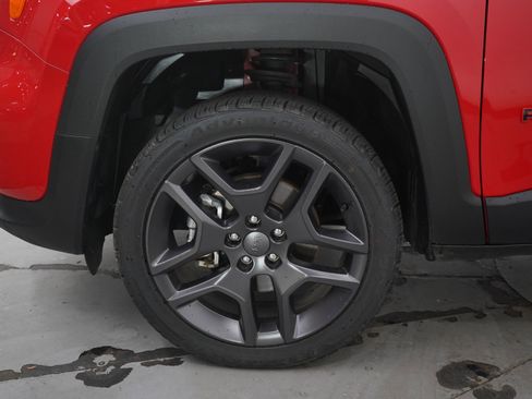 Used 2022 Jeep Renegade Latitude w/ Convenience Group AWD/4WD image 23