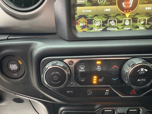 Used 2023 Jeep Wrangler Unlimited Sport AWD/4WD image 24