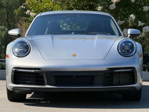 Used 2024 Porsche 911 Carrera RWD image 10