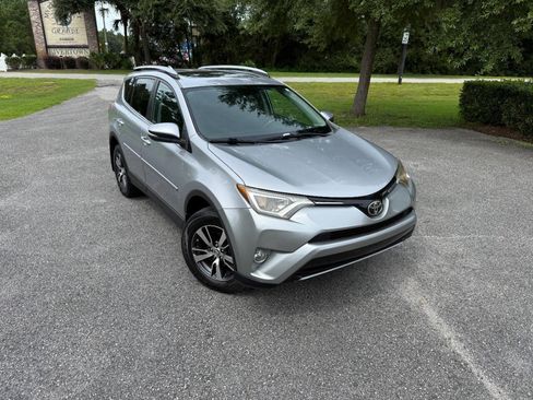 Used 2017 Toyota RAV4 XLE w/ Plus Extra Value Package AWD/4WD image 36