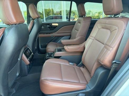 Used 2025 Lincoln Aviator Reserve w/ Illumination Package RWD image 21