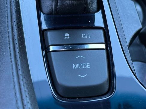 Used 2018 Cadillac CTS Luxury image 40
