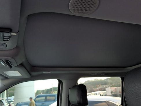 Used 2023 Ford F250 Lariat w/ Lariat Ultimate Package image 7