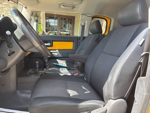 Used 2008 Toyota FJ Cruiser 4WD image 10