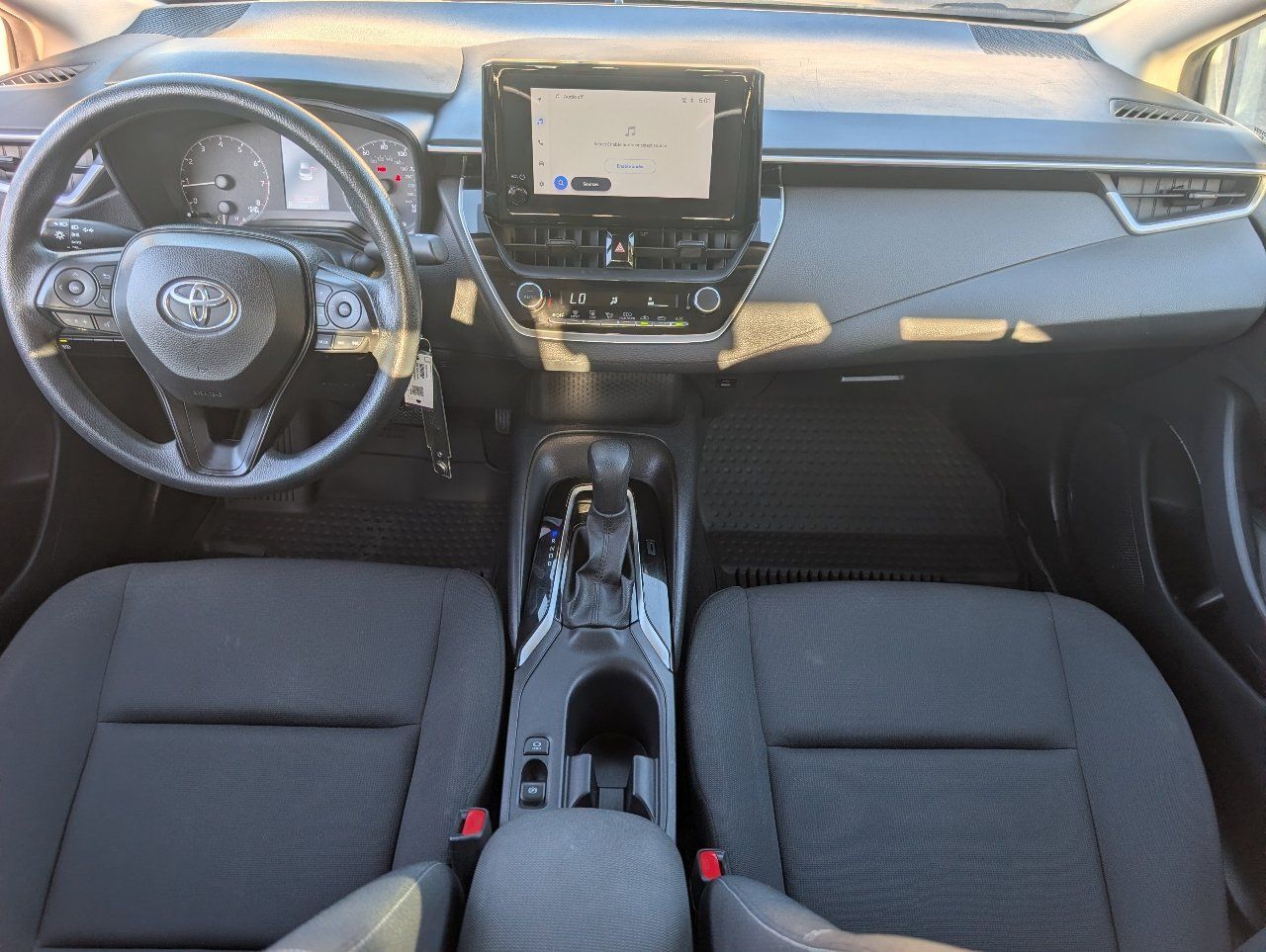 Used 2024 Toyota Corolla LE FWD image 4
