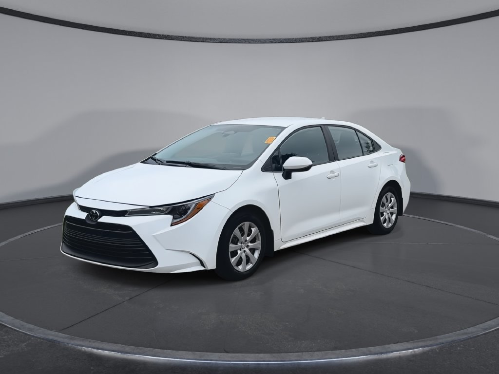Used 2026 Toyota Corolla LE FWD image 4