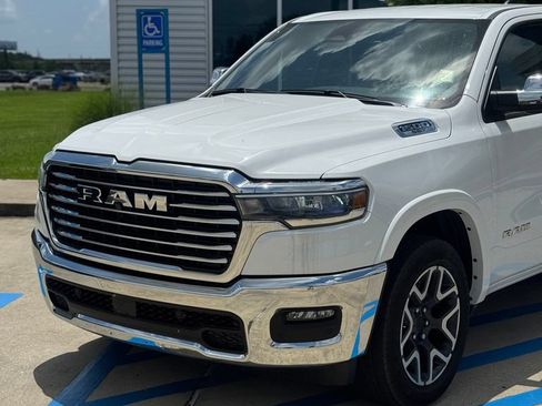 Used 2025 RAM 1500 Laramie AWD/4WD image 2