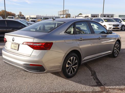 Used 2024 Volkswagen Jetta S image 4