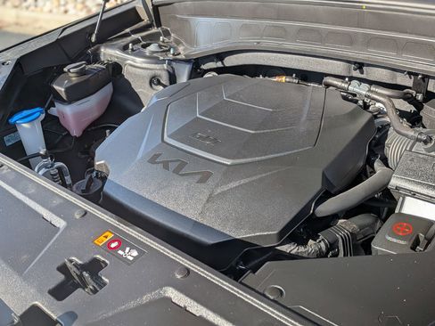 Used 2024 Kia Telluride EX w/ EX Captain's Chair Package image 36