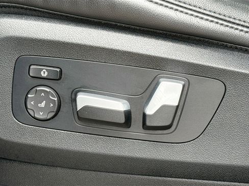 Used 2022 BMW X5 xDrive40i AWD/4WD image 25