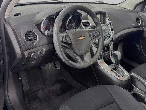 Used 2016 Chevrolet Cruze LT image 9