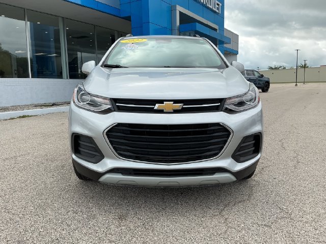 Used 2022 Chevrolet Trax LT w/ LT Convenience Package AWD/4WD image 15