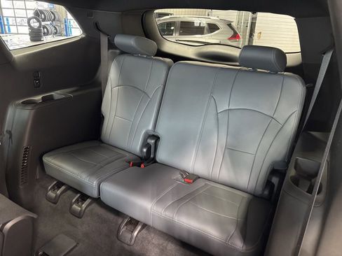 Used 2024 Buick Enclave Essence w/ Technology Package image 35