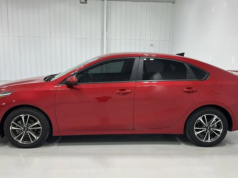 Used 2023 Kia Forte LXS image 2