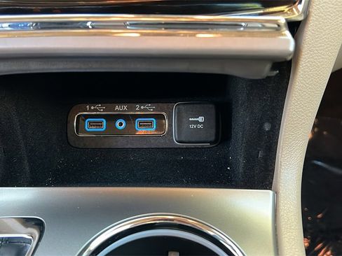 Used 2019 Jeep Grand Cherokee Limited image 13