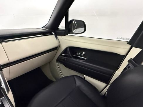 Used 2023 Land Rover Range Rover Long Wheelbase SE AWD/4WD image 18