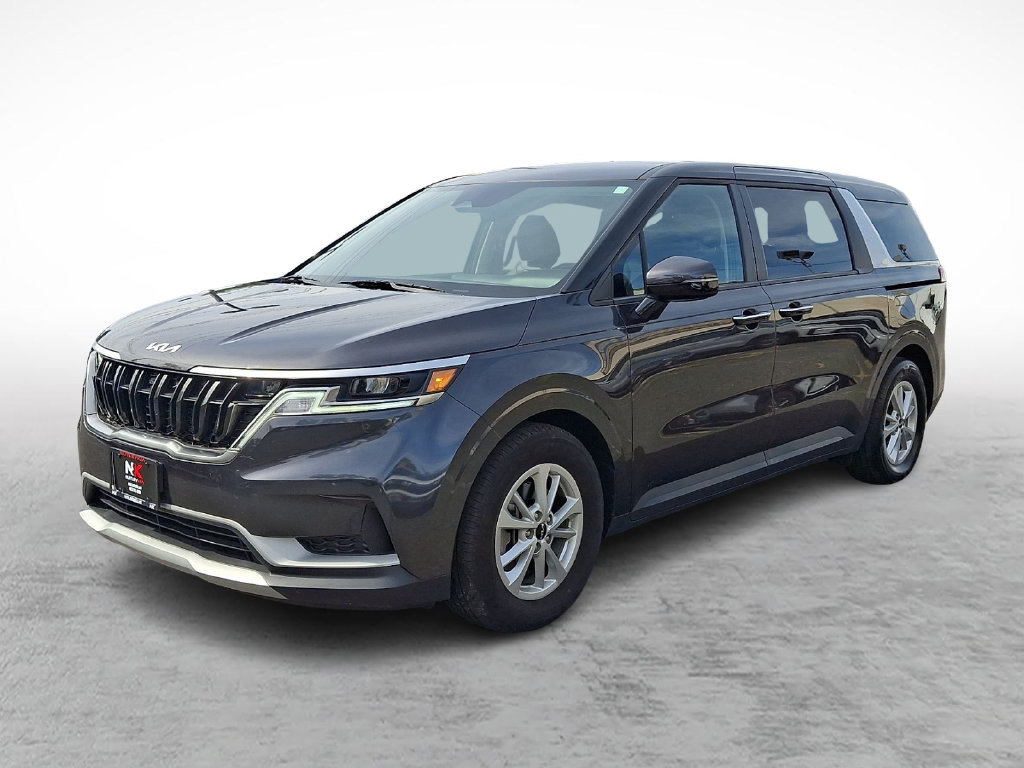 Used 2024 Kia Carnival LX FWD image 3
