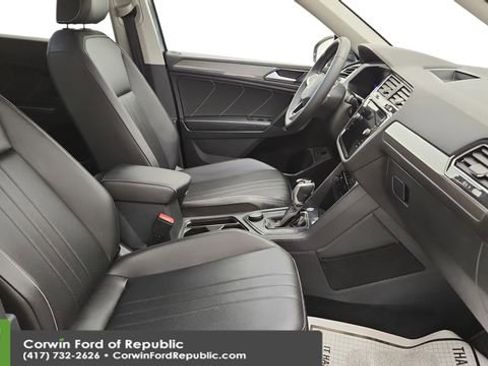 Used 2024 Volkswagen Tiguan SE image 22