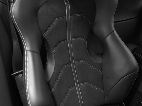 Used 2014 Ferrari F12 Berlinetta RWD image 25